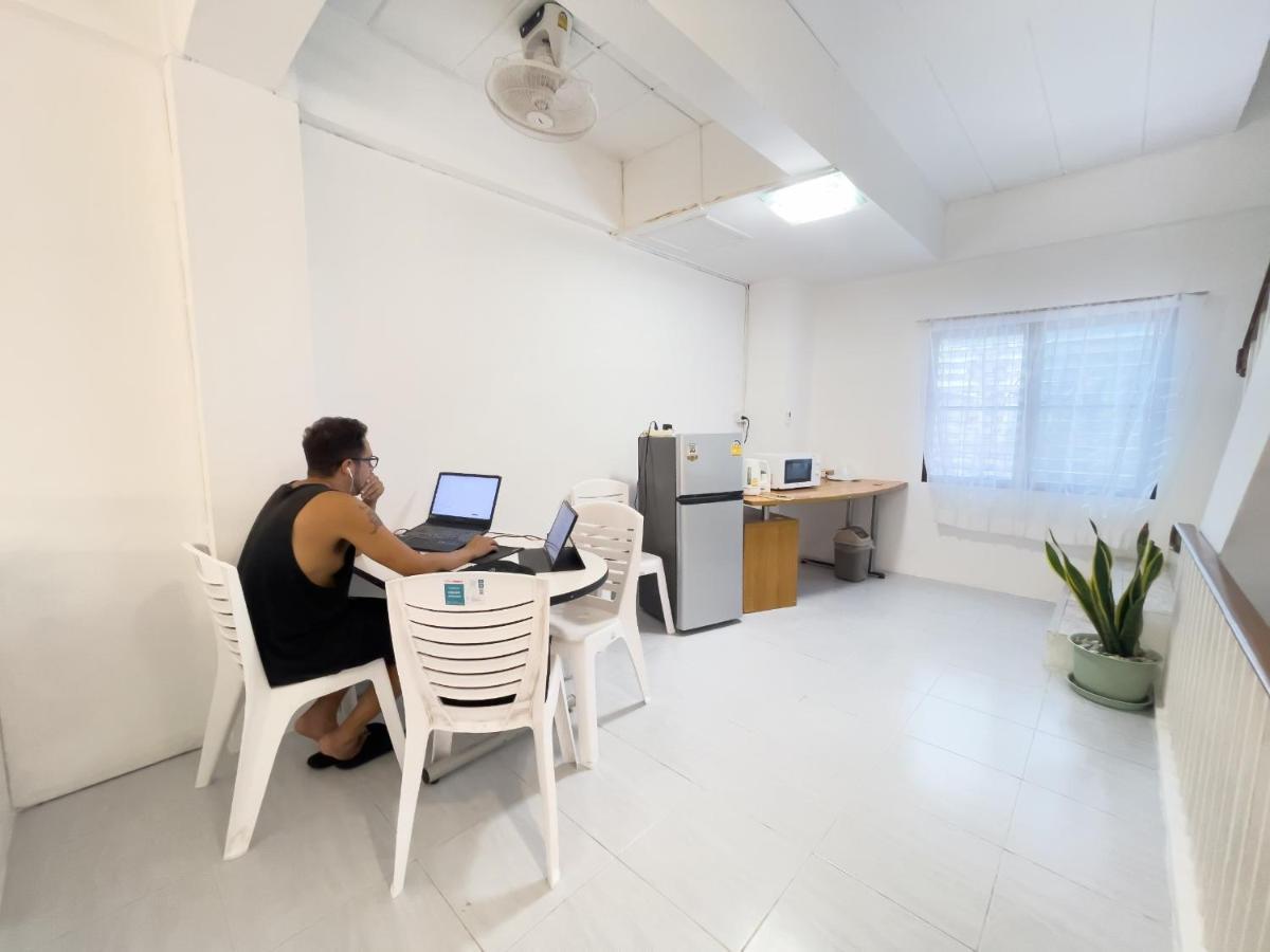 Transit Donmueang Airport Hostel Банкок Екстериор снимка